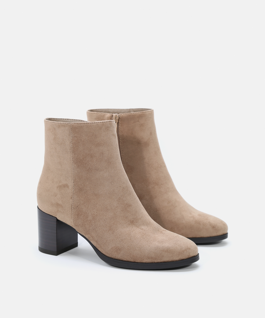 Botines tac&oacute;n liso image number null